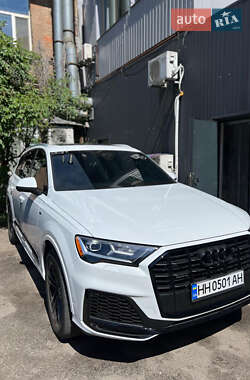 Внедорожник / Кроссовер Audi Q7 2020 в 