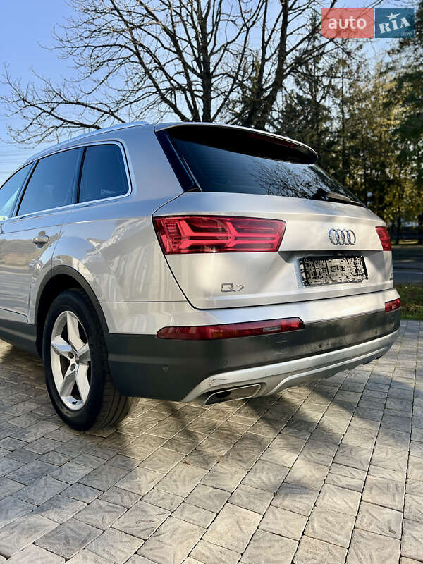 Внедорожник / Кроссовер Audi Q7 2016 в Березному