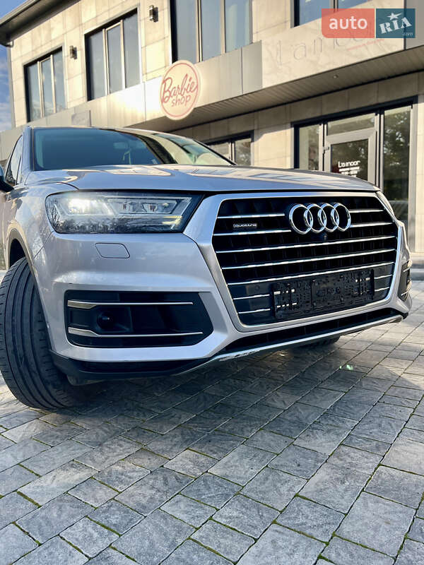 Внедорожник / Кроссовер Audi Q7 2016 в Березному