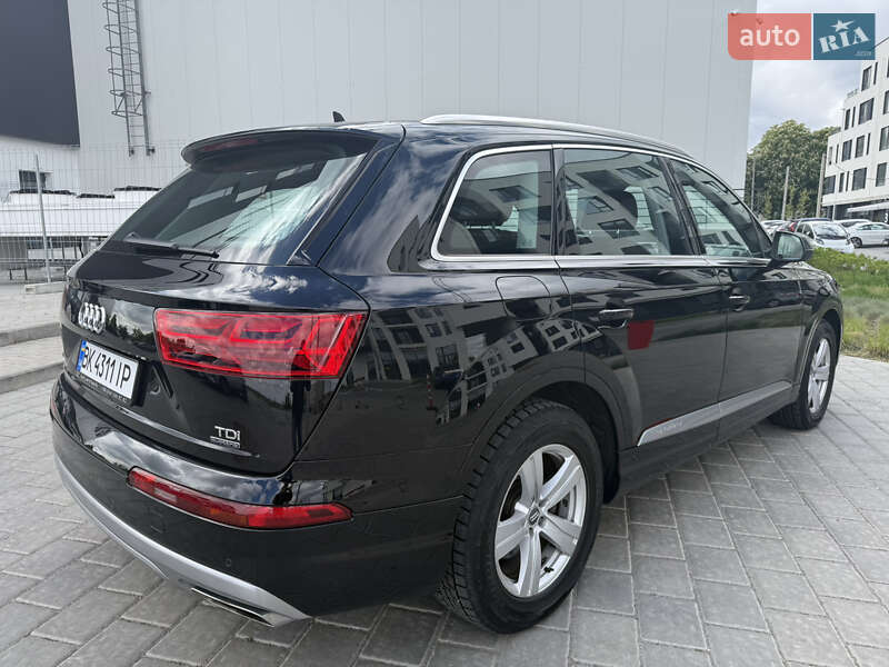 Внедорожник / Кроссовер Audi Q7 2017 в Ровно