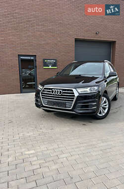 Внедорожник / Кроссовер Audi Q7 2017 в 