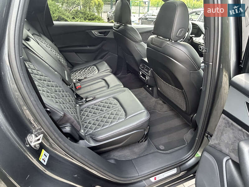 Внедорожник / Кроссовер Audi Q7 2017 в Киеве