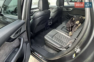 Внедорожник / Кроссовер Audi Q7 2017 в 