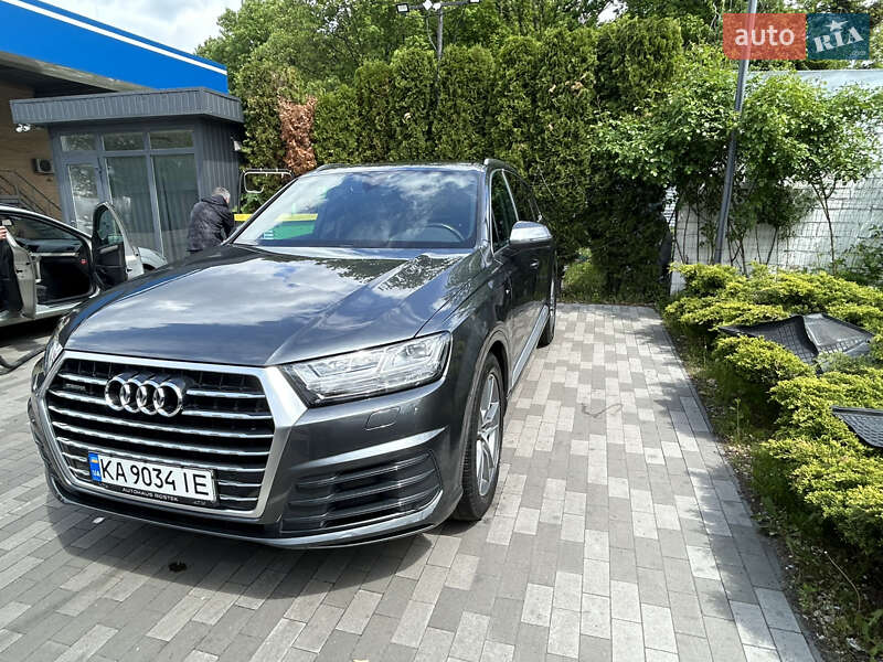 Внедорожник / Кроссовер Audi Q7 2017 в Киеве