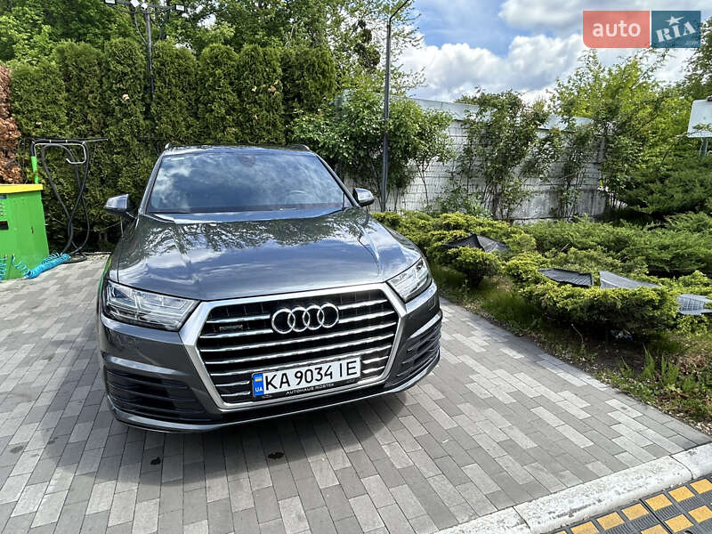 Внедорожник / Кроссовер Audi Q7 2017 в Киеве