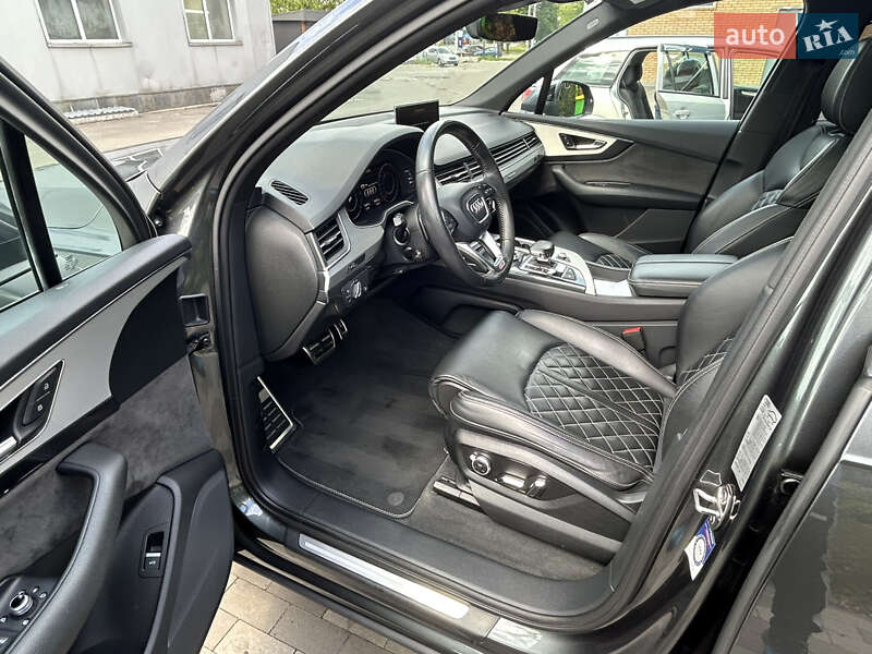 Позашляховик / Кросовер Audi Q7 2017 в Києві