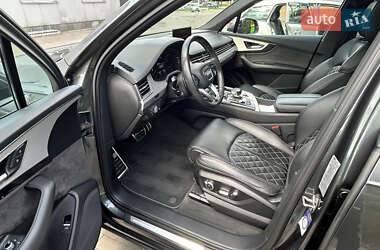 Внедорожник / Кроссовер Audi Q7 2017 в 