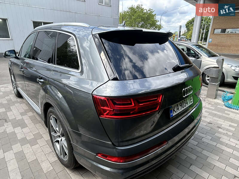 Внедорожник / Кроссовер Audi Q7 2017 в Киеве