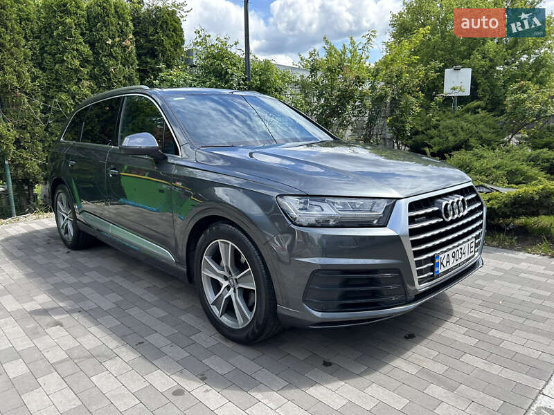 Внедорожник / Кроссовер Audi Q7 2017 в Киеве