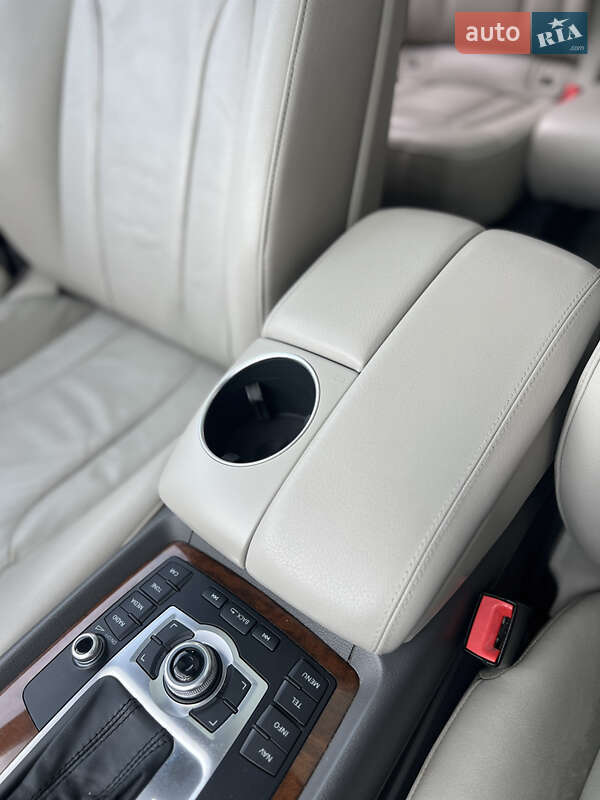 Внедорожник / Кроссовер Audi Q7 2013 в Золочеве