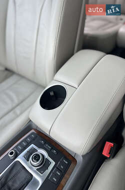 Внедорожник / Кроссовер Audi Q7 2013 в 