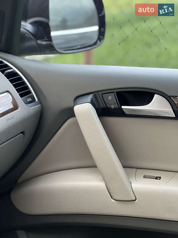 Внедорожник / Кроссовер Audi Q7 2013 в Золочеве