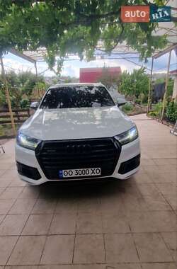 Внедорожник / Кроссовер Audi Q7 2017 в 
