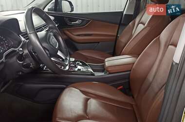Внедорожник / Кроссовер Audi Q7 2018 в 