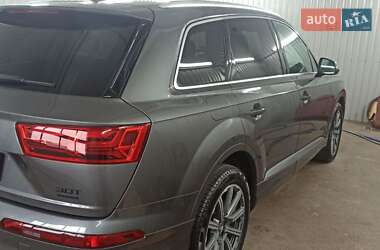 Внедорожник / Кроссовер Audi Q7 2018 в 