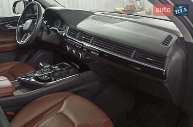 Внедорожник / Кроссовер Audi Q7 2018 в 