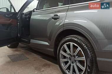 Внедорожник / Кроссовер Audi Q7 2018 в 