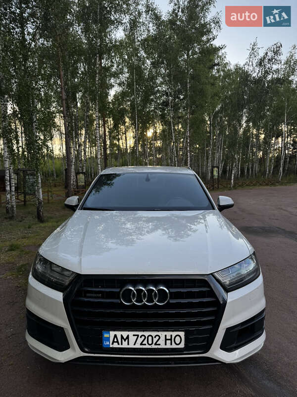 Позашляховик / Кросовер Audi Q7 2017 в Житомирі