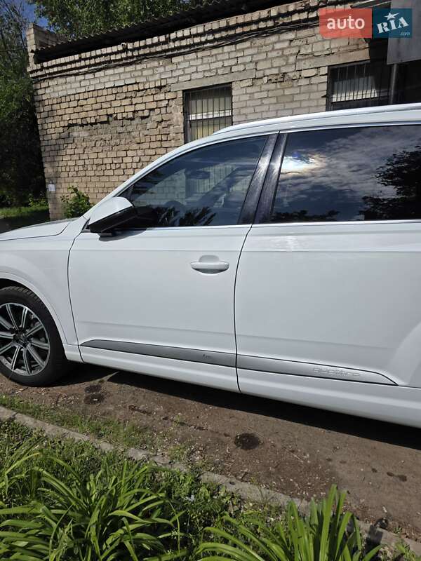 Внедорожник / Кроссовер Audi Q7 2017 в Кривом Роге фото 9 Внедорожник / Кроссовер Audi Q7 2017 в Кривом Роге