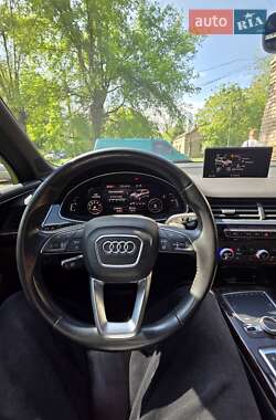 Внедорожник / Кроссовер Audi Q7 2017 в 