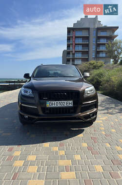 Внедорожник / Кроссовер Audi Q7 2015 в 