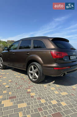 Внедорожник / Кроссовер Audi Q7 2015 в 
