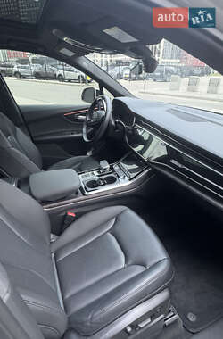 Внедорожник / Кроссовер Audi Q7 2020 в 