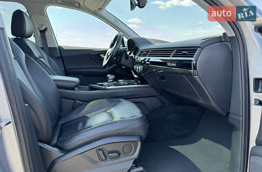 Внедорожник / Кроссовер Audi Q7 2019 в 