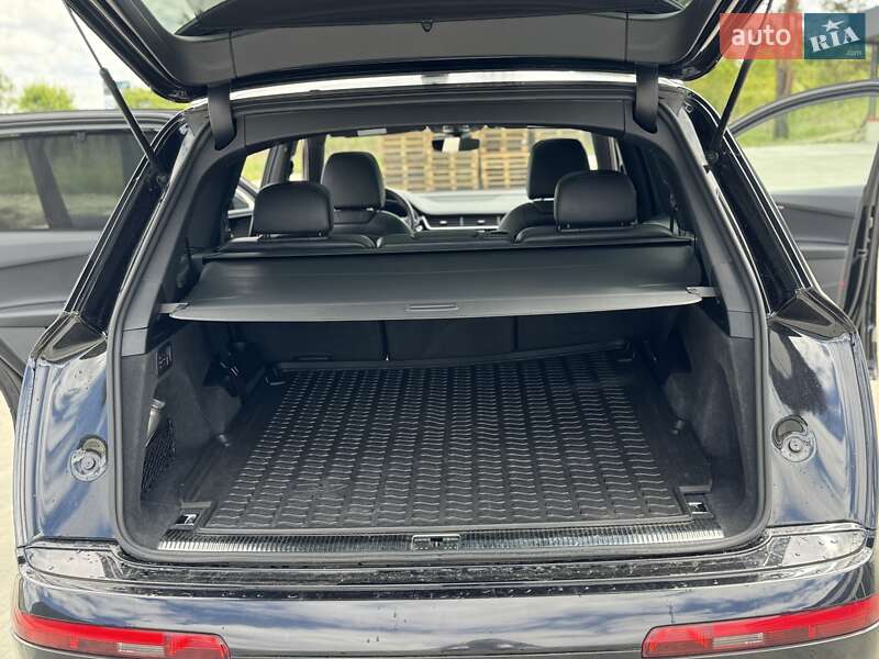 Внедорожник / Кроссовер Audi Q7 2017 в Львове