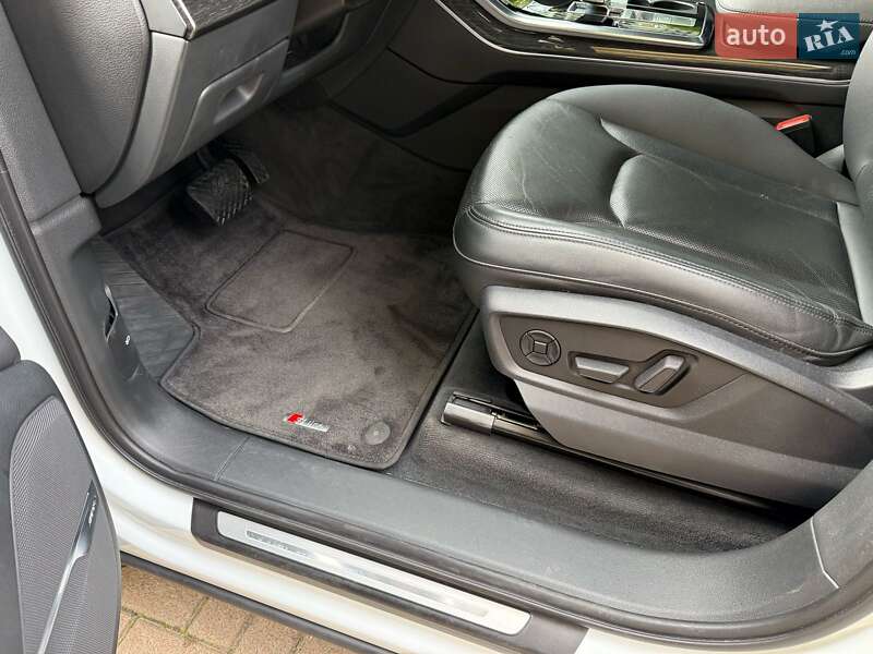 Внедорожник / Кроссовер Audi Q7 2019 в Киеве