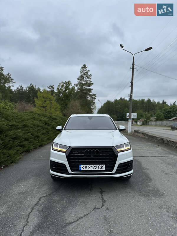 Внедорожник / Кроссовер Audi Q7 2016 в Киеве