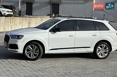 Внедорожник / Кроссовер Audi Q7 2021 в 