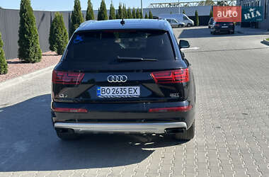 Позашляховик / Кросовер Audi Q7 2018 в 