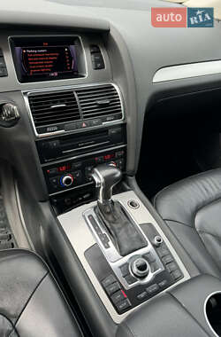 Внедорожник / Кроссовер Audi Q7 2012 в 