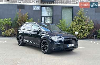 Внедорожник / Кроссовер Audi Q7 2017 в 