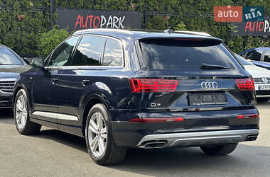 Внедорожник / Кроссовер Audi Q7 2017 в 
