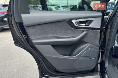 Внедорожник / Кроссовер Audi Q7 2017 в 