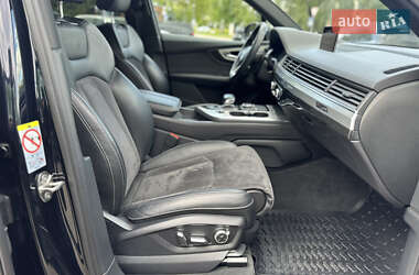 Внедорожник / Кроссовер Audi Q7 2017 в 
