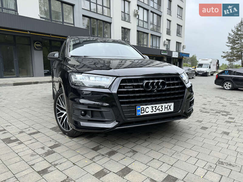 Внедорожник / Кроссовер Audi Q7 2016 в 