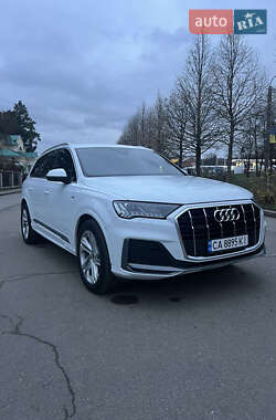 Внедорожник / Кроссовер Audi Q7 2021 в 