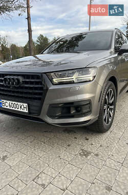 Внедорожник / Кроссовер Audi Q7 2017 в 