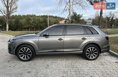 Внедорожник / Кроссовер Audi Q7 2017 в 