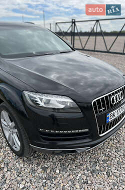 Внедорожник / Кроссовер Audi Q7 2012 в 
