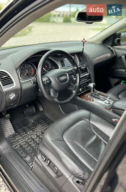 Внедорожник / Кроссовер Audi Q7 2012 в 