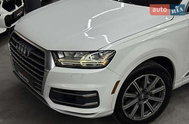 Внедорожник / Кроссовер Audi Q7 2017 в 