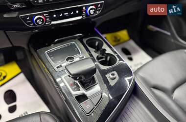 Внедорожник / Кроссовер Audi Q7 2018 в 