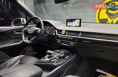 Внедорожник / Кроссовер Audi Q7 2018 в 