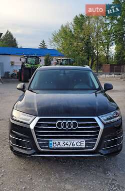 Внедорожник / Кроссовер Audi Q7 2017 в 