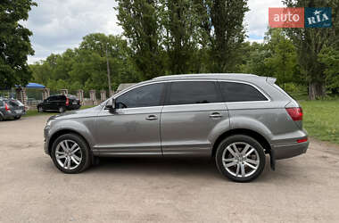 Внедорожник / Кроссовер Audi Q7 2011 в 