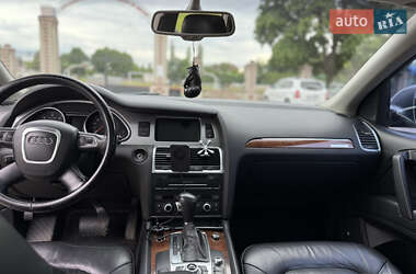Внедорожник / Кроссовер Audi Q7 2011 в 